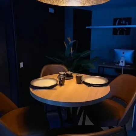 Au 63, Loft Luxueux Avec Salle Detente, Bureau & Jacuzzi